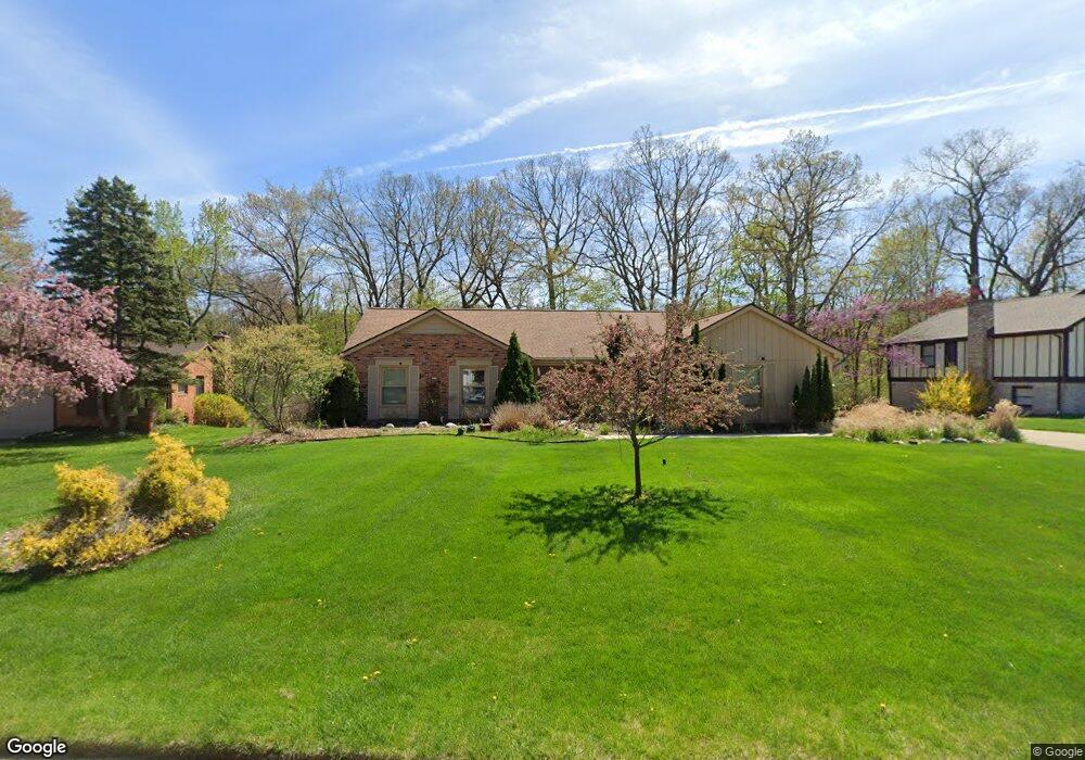 1484 Ashover Dr, Bloomfield Hills, MI 48304 - photo 1