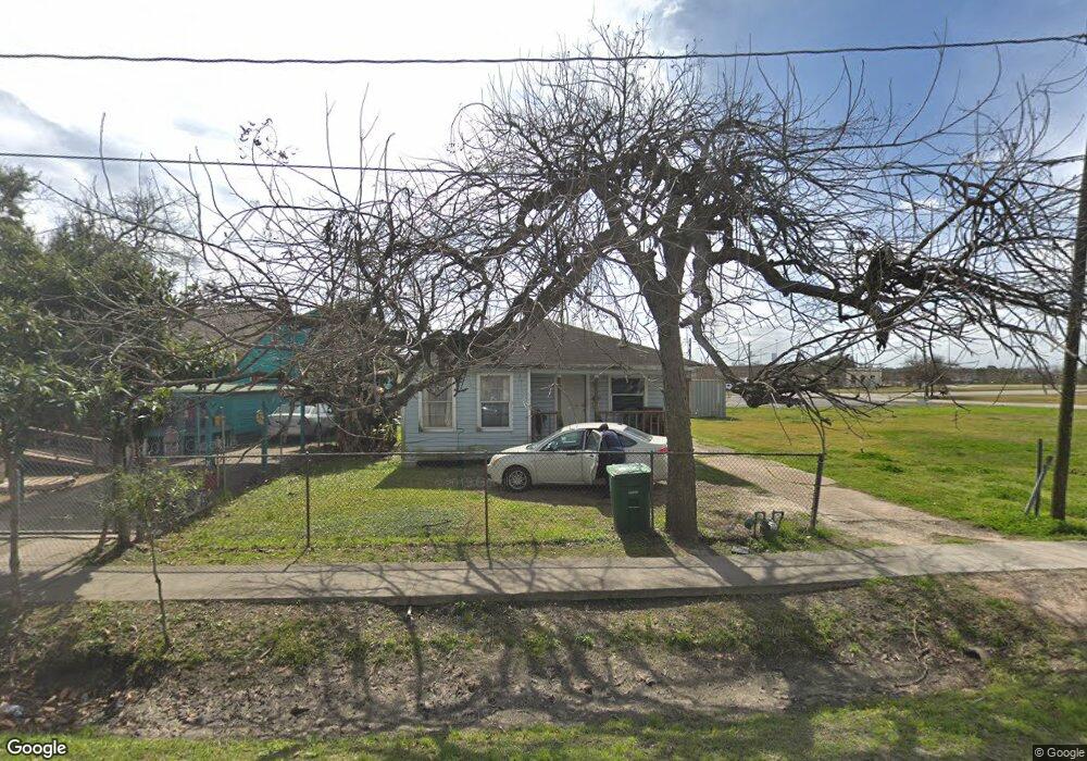 3910 Linder St, Houston, TX 77026 - photo 1