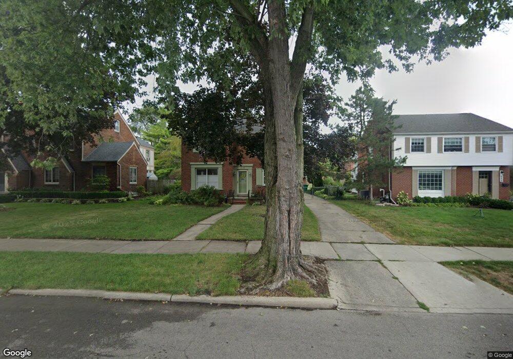 854 Lakepointe St, Grosse Pointe Park, MI 48230 - photo 1