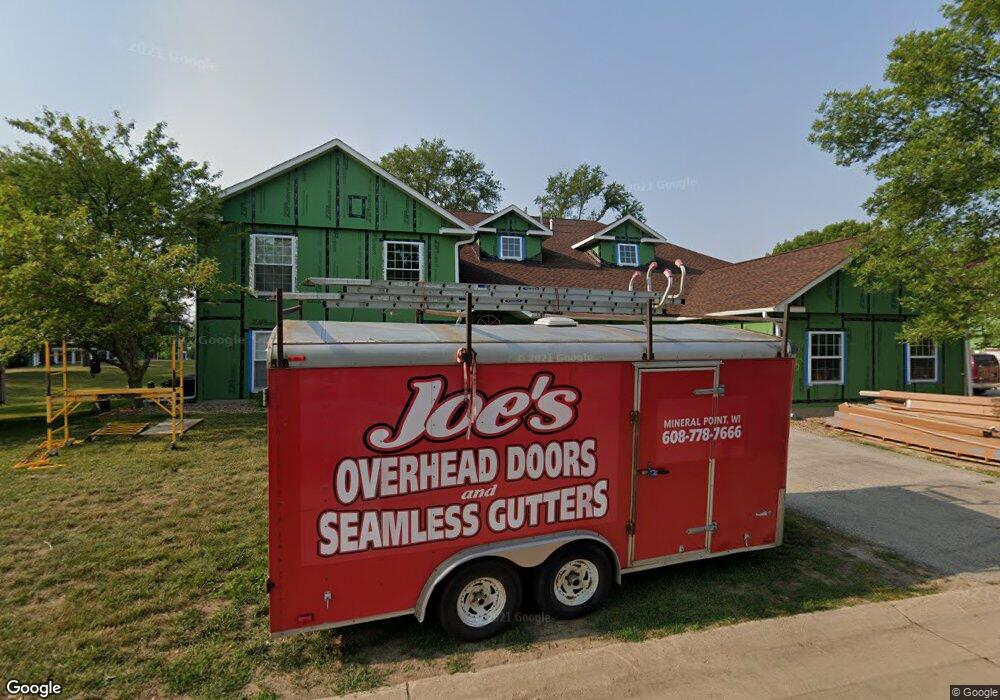 4515 Westchester Dr NE unit A, Cedar Rapids, IA 52402 - photo 1