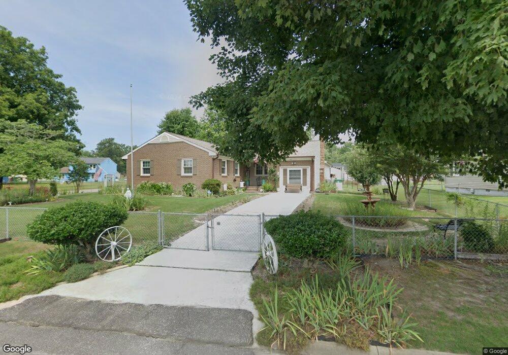 613 Flynn Ln, Petersburg, VA 23805 - photo 1