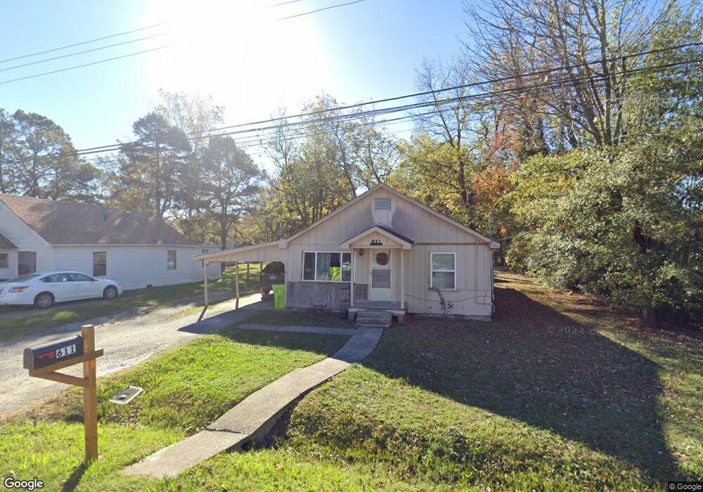 611 W 3rd St, Stuttgart, AR 72160 - photo 1