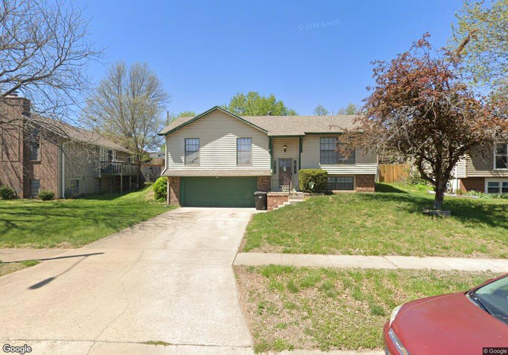 3365 SW Timberlake Ln, Topeka, KS 66614 - photo 1