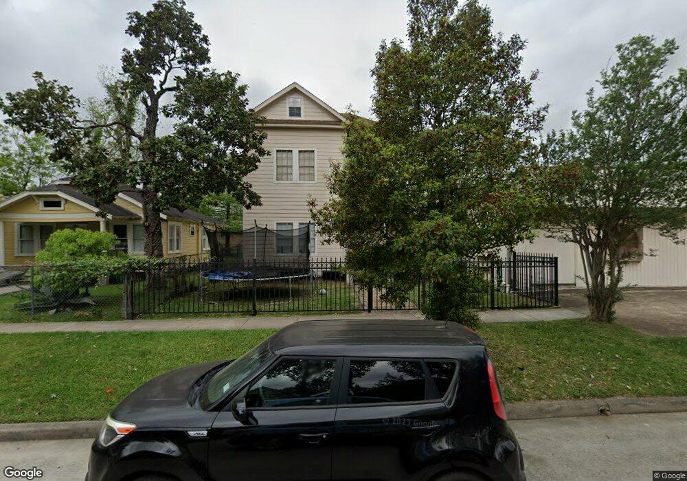 1047 Cortlandt St, Houston, TX 77008 - photo 1