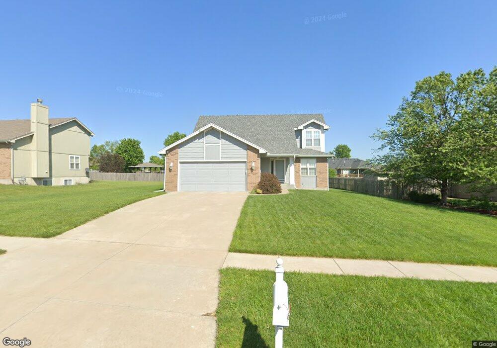 2612 SW Lagito Dr, Topeka, KS 66614 - photo 1