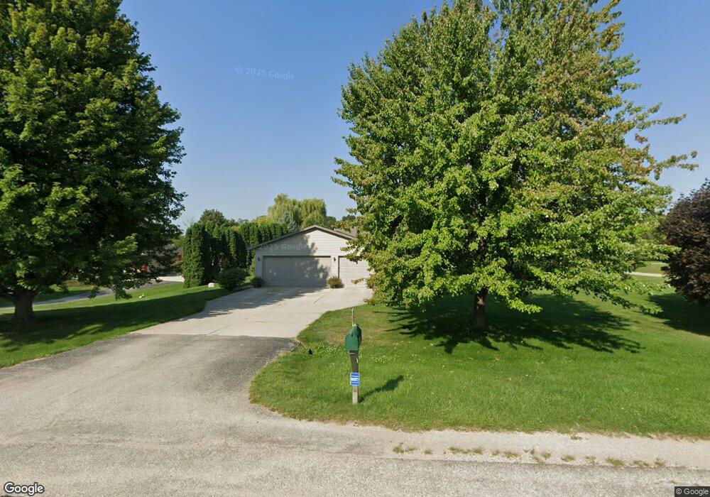 8117 N Robert Dr, Evansville, WI 53536 - photo 1