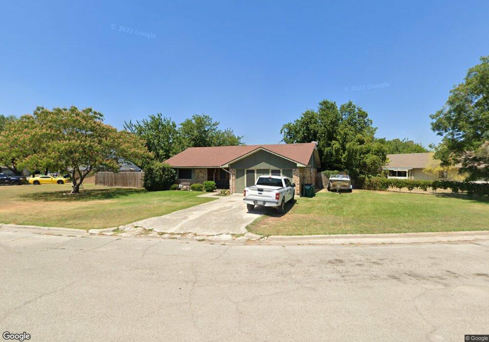 908 Dover Dr, Gainesville, TX 76240 - photo 1