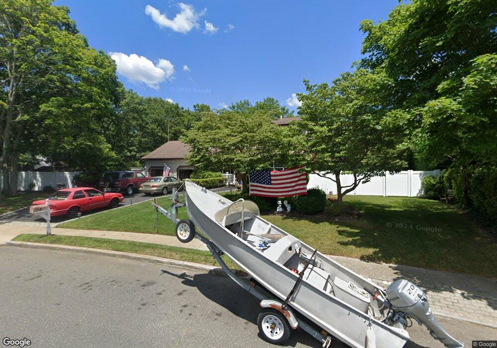 11 Deerfield Ct, Holtsville, NY 11742 - photo 1