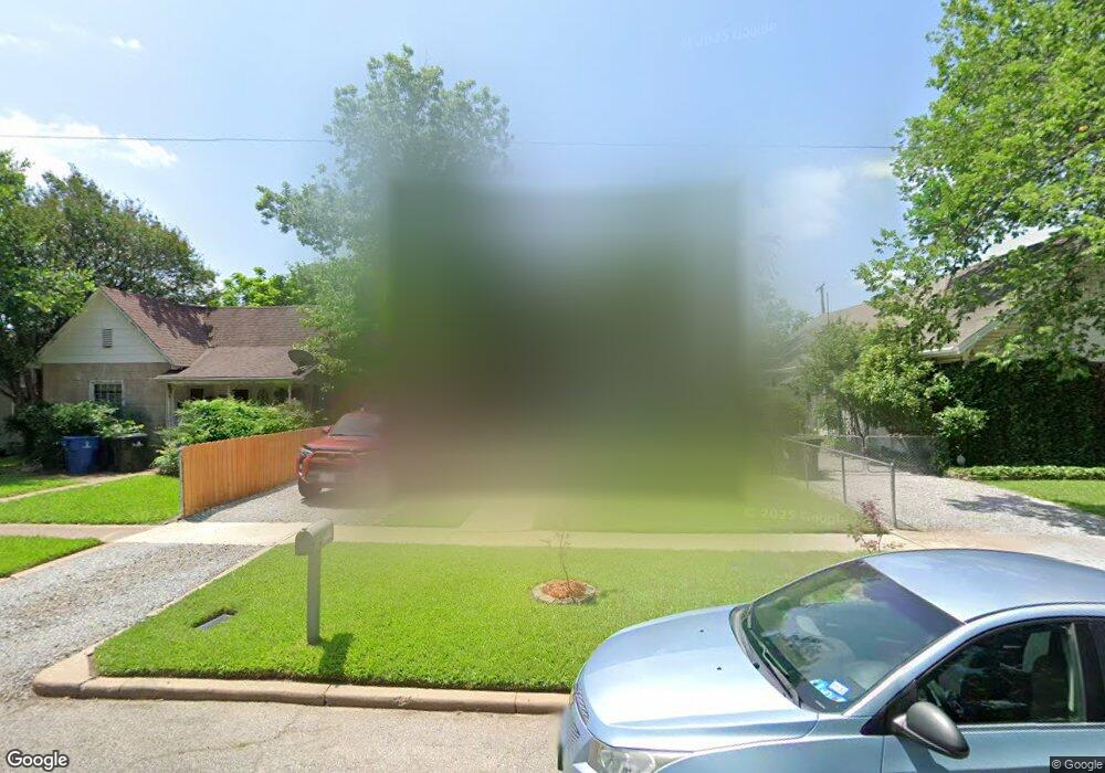 910 W Chestnut St, Denison, TX 75020 - photo 1