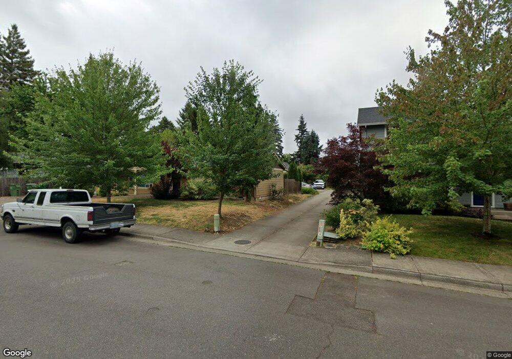 512 W Sherman St, Newberg, OR 97132 - photo 1