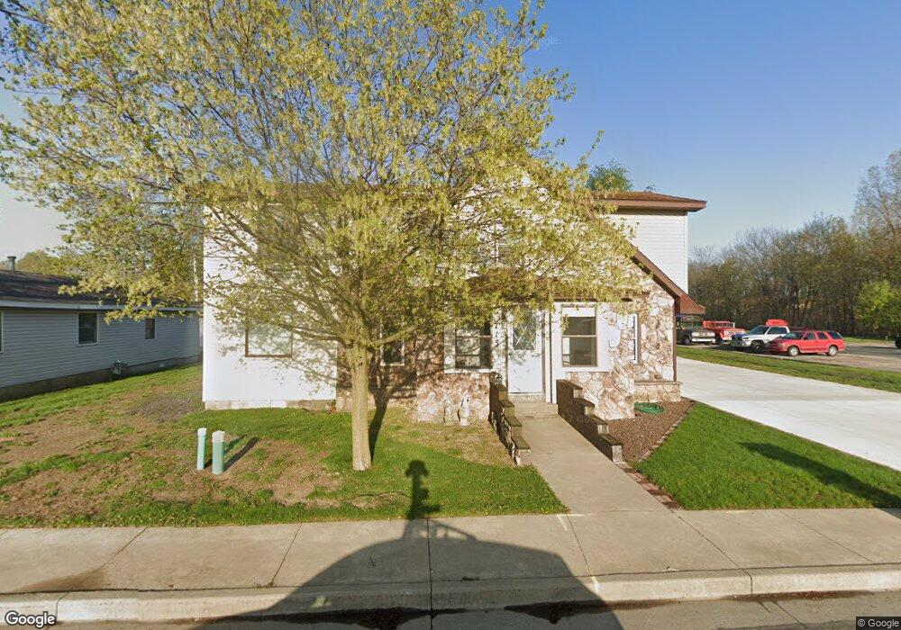 713 Hazel St, Auburn, IN 46706 - photo 1