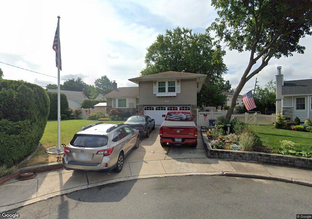 10 Stevens Ct, Franklin Square, NY 11010 - photo 1