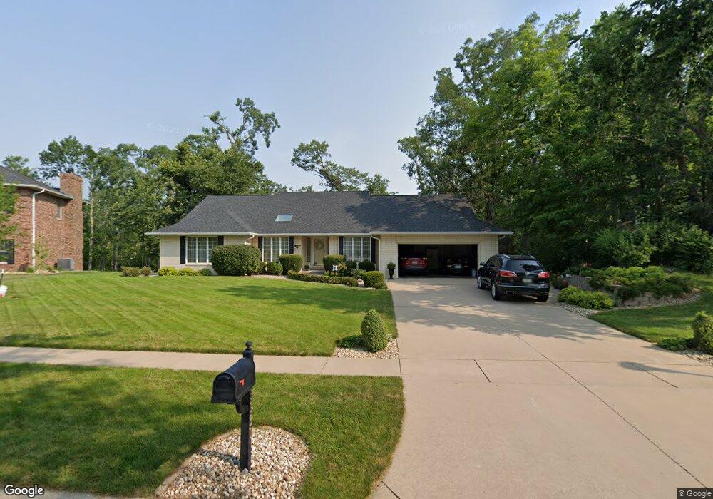 3930 Wyndham Dr NE, Cedar Rapids, IA 52402 - photo 1