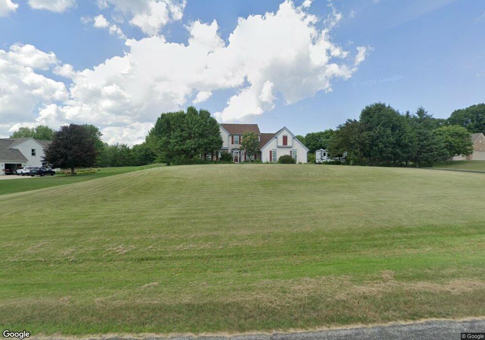 N54W26176 Boden Ln, Sussex, WI 53089 - photo 1