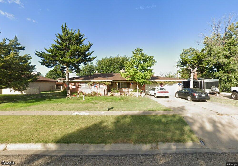 610 Phillips Dr, Dumas, TX 79029 - photo 1