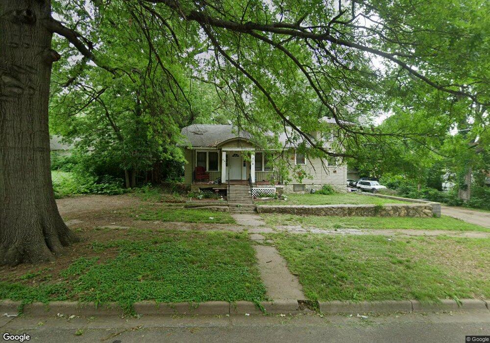 814 SW 2nd St, Topeka, KS 66603 - photo 1