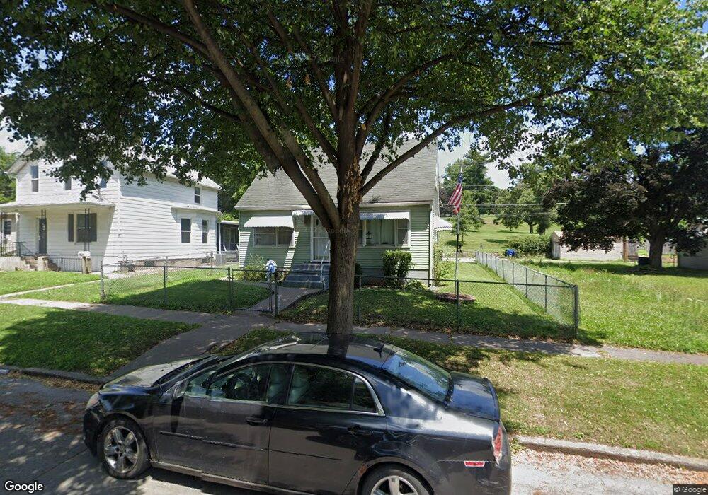1850 W 8th St, Davenport, IA 52802 - photo 1