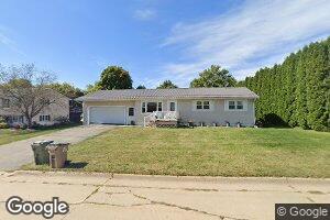 604 N Washington St, Edgewood, IA 52042