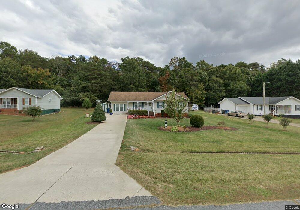 131 Hampton Glen Dr, Statesville, NC 28625 - photo 1