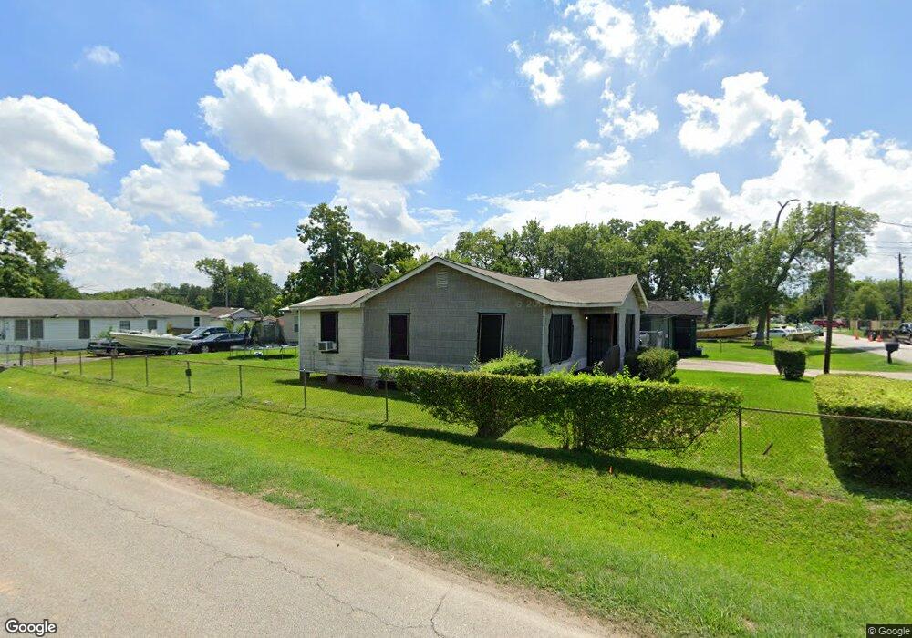 8426 Observatory St, Houston, TX 77088 - photo 1