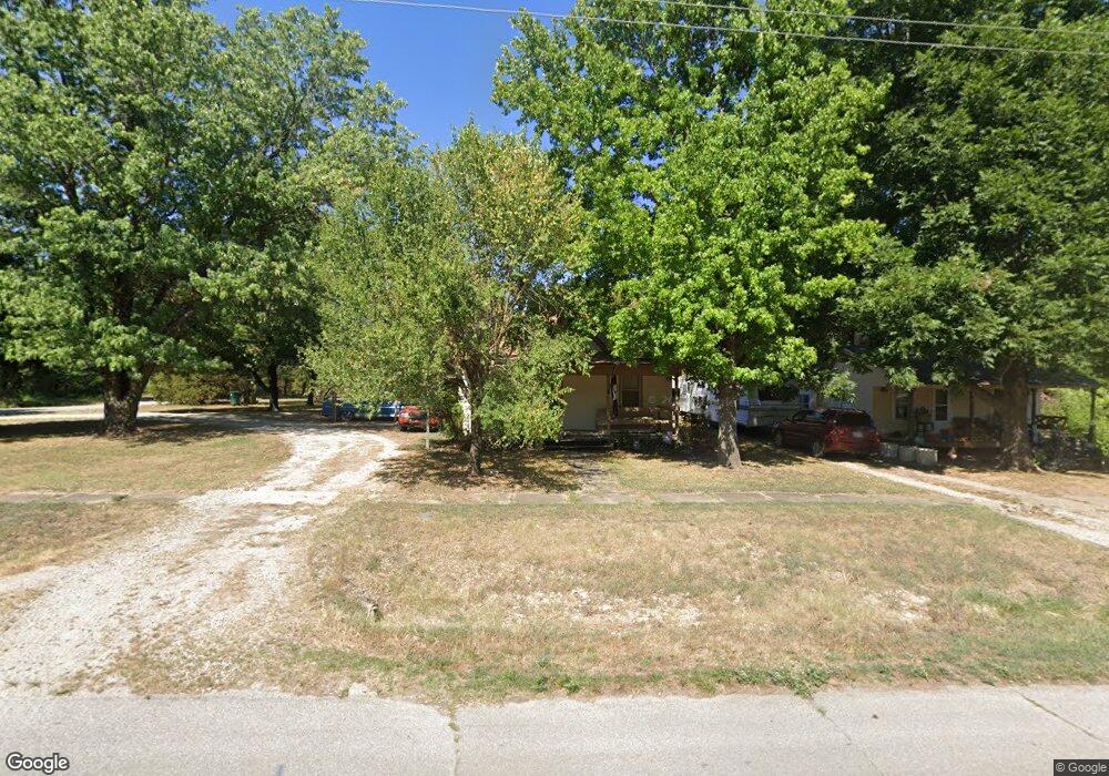 1406 N 21st St, Parsons, KS 67357 - photo 1