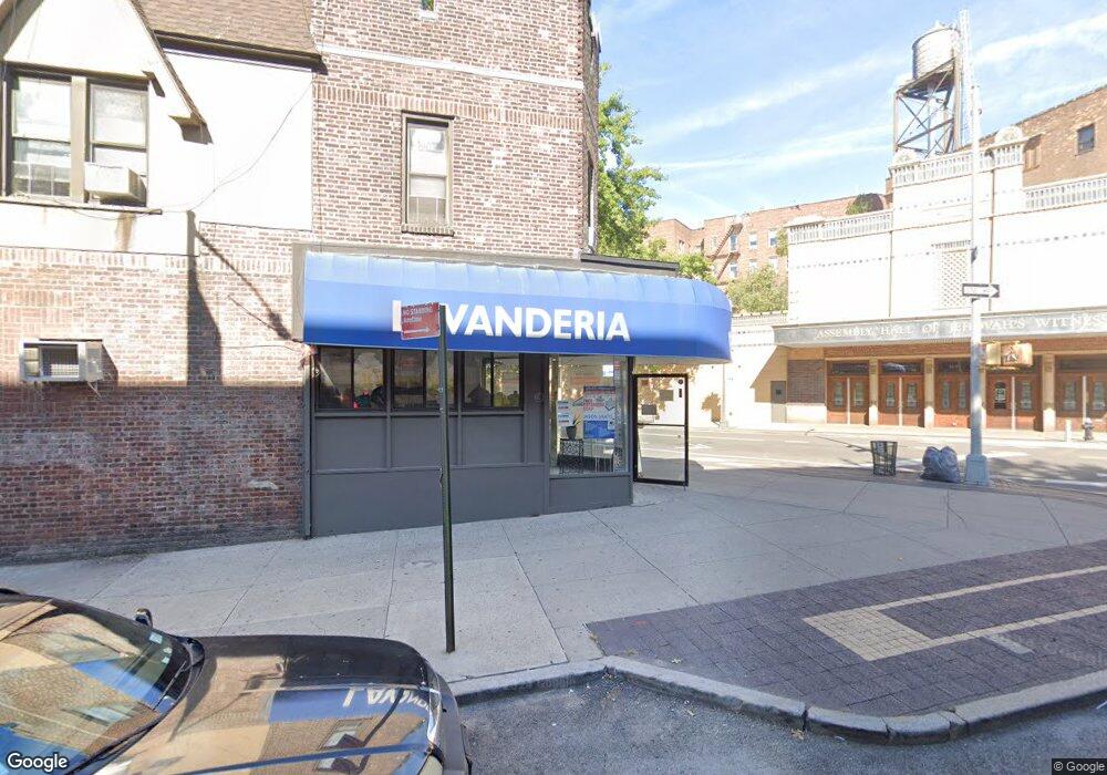 4504 45th St, Sunnyside, NY 11104 - photo 1