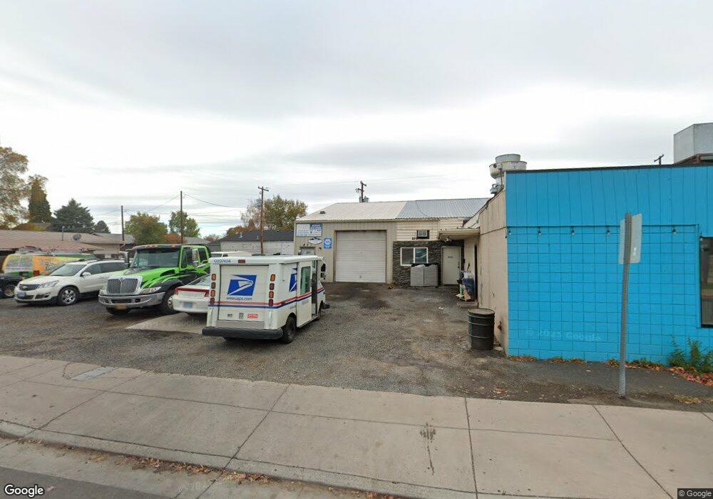 821 SW 11th St, Redmond, OR 97756 - photo 1