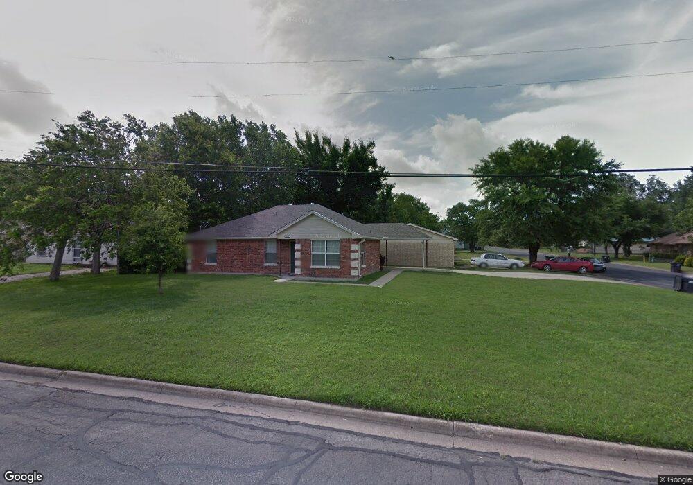 2423 W 3rd Ave, Corsicana, TX 75110 - photo 1