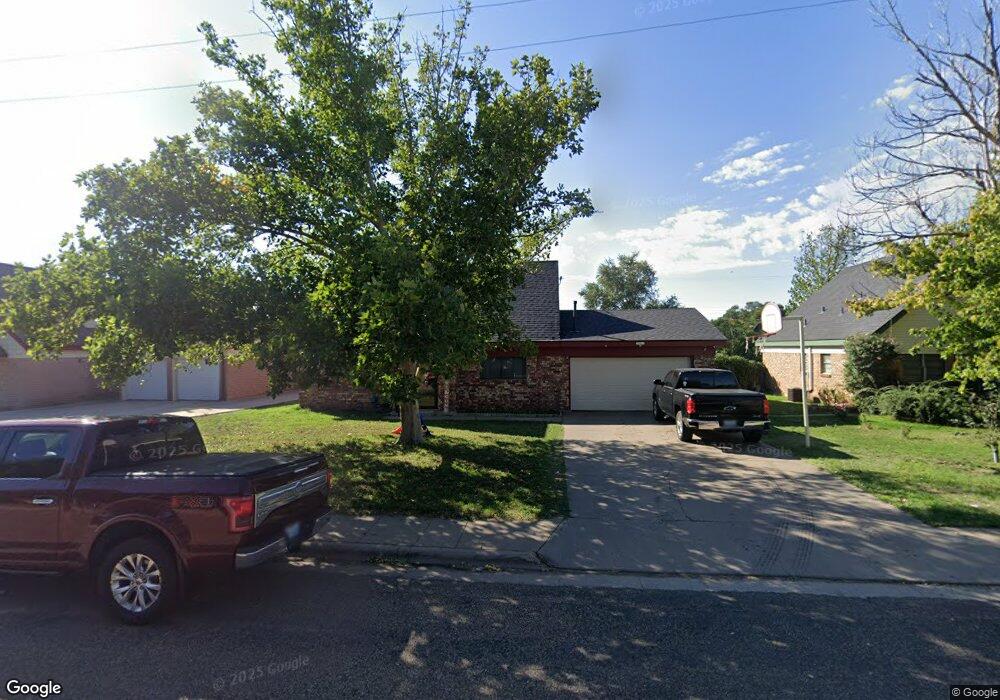 915 Stanford St, Dumas, TX 79029 - photo 1