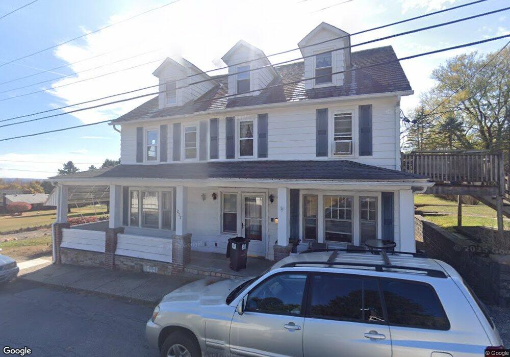 217 Diamond St, Pen Argyl, PA 18072 - photo 1