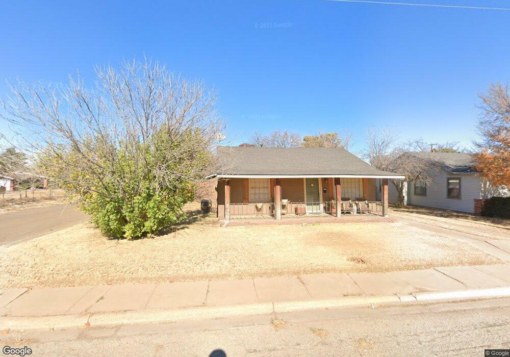 2408 W 11th St, Plainview, TX 79072 - photo 1