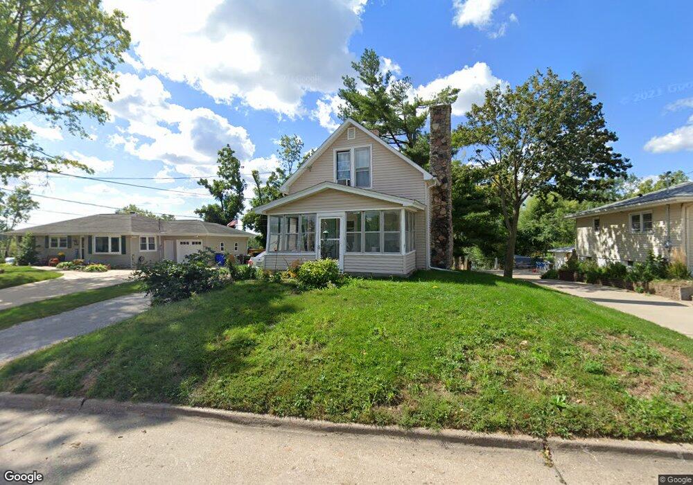 1712 20th St NW, Cedar Rapids, IA 52405 - photo 1