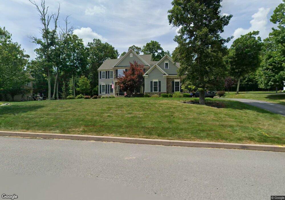 1233 Woodberry Dr, Mountain Top, PA 18707 - photo 1