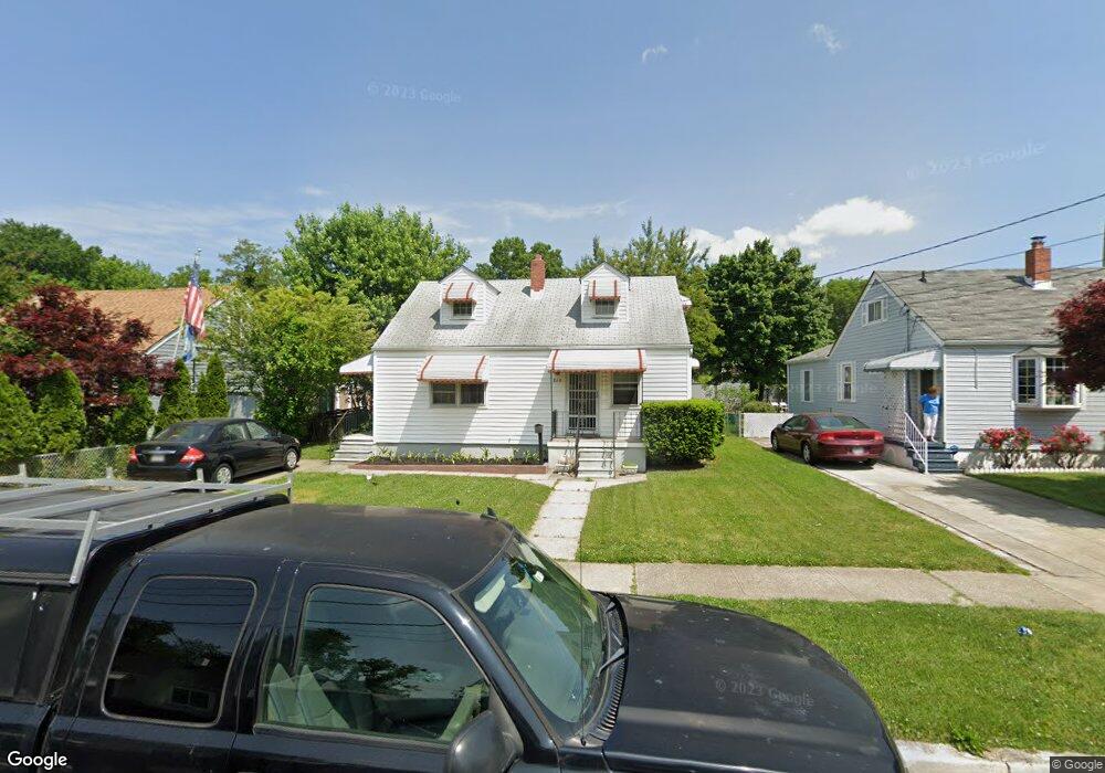 828 Martin Rd, Essex, MD 21221 - photo 1