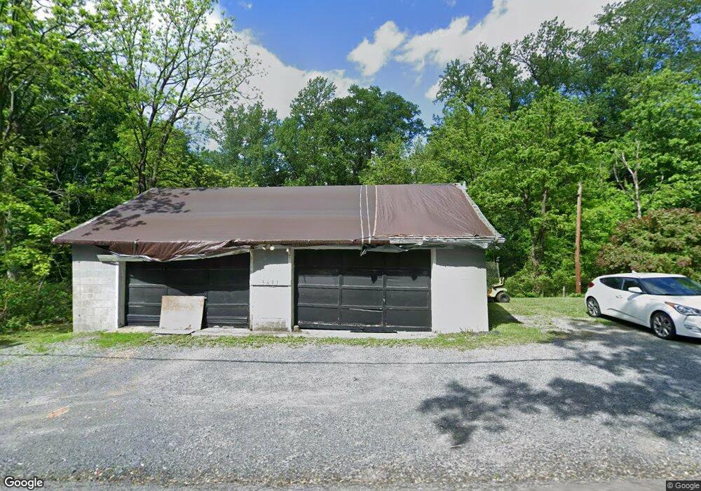 5493 Acorn Dr, Emmaus, PA 18049 - photo 1