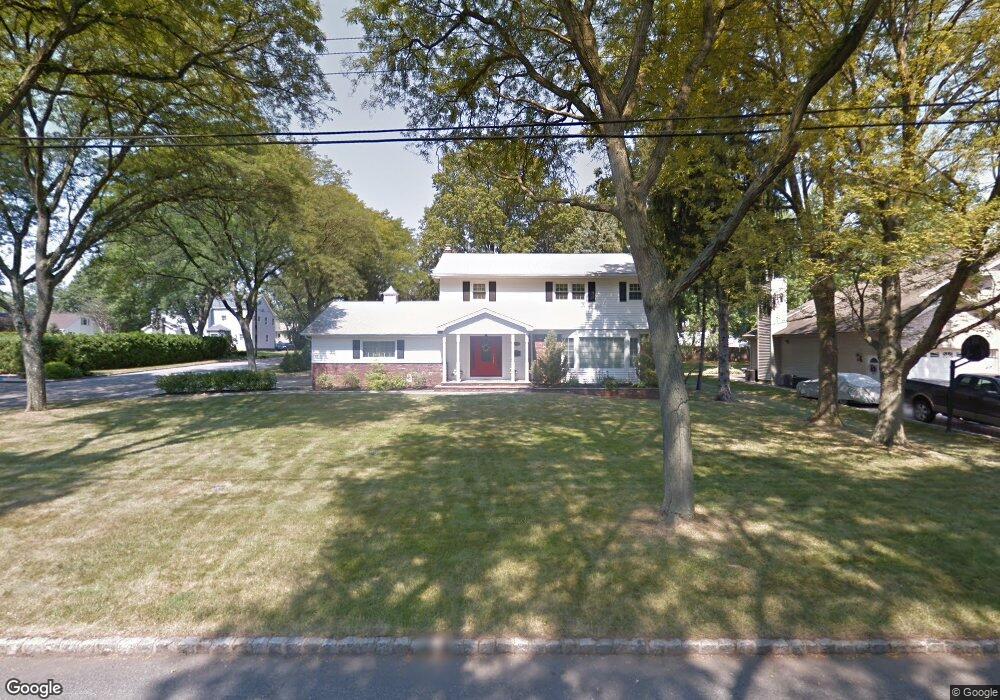 70 Hillcrest Dr, Clark, NJ 07066 - photo 1