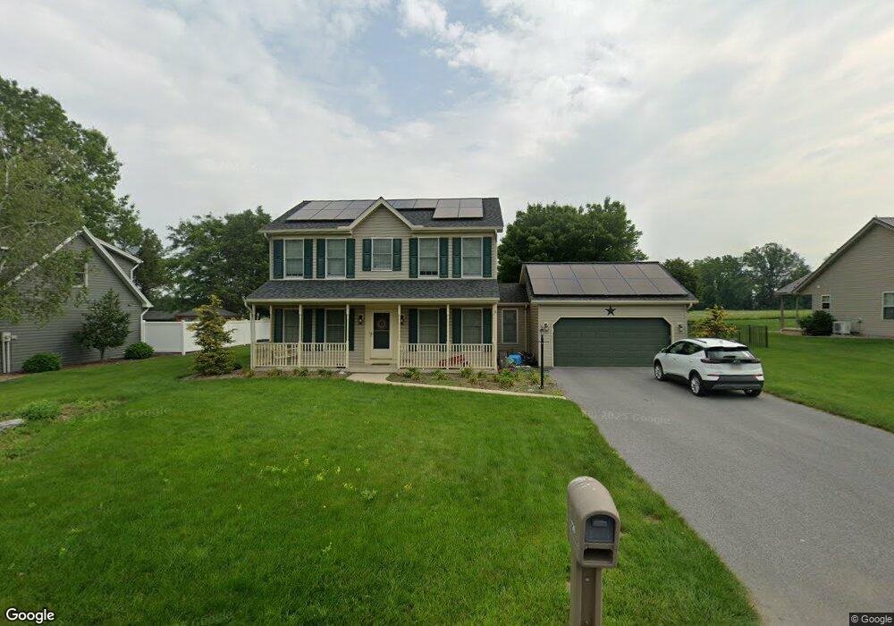 736 Franklin Square Dr, Chambersburg, PA 17201 - photo 1
