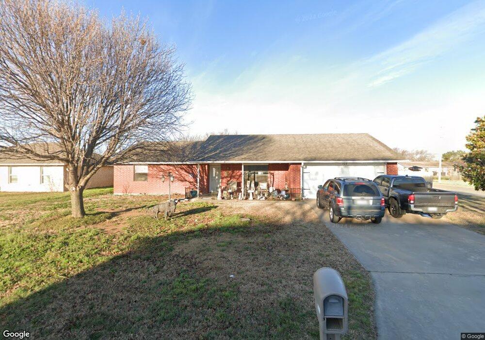 108 Deer Dr, Cache, OK 73527 - photo 1