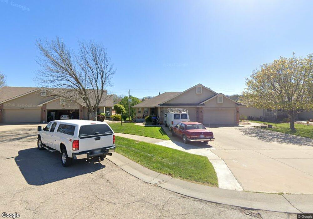 3340 SW Mcclure Ct, Topeka, KS 66614 - photo 1