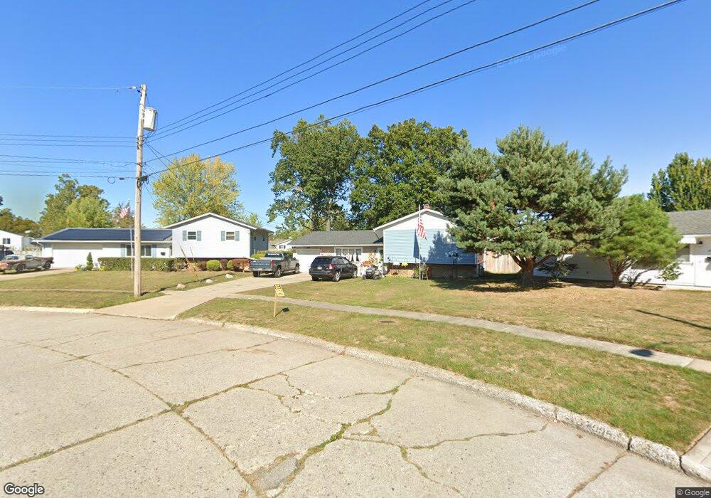 4001 Shawnee Dr, Lorain, OH 44055 - photo 1