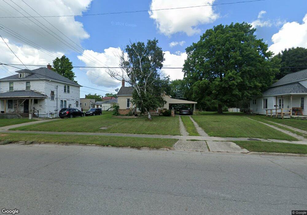 519 E Woodworth St, Bad Axe, MI 48413 - photo 1