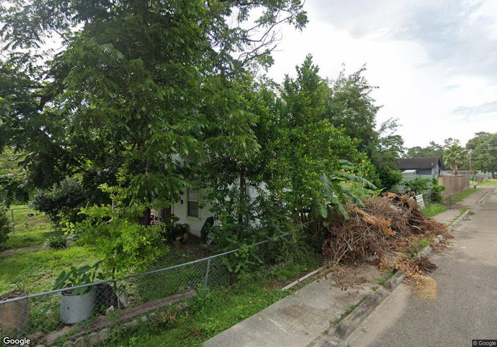 4939 Creekmont Dr, Houston, TX 77091 - photo 1