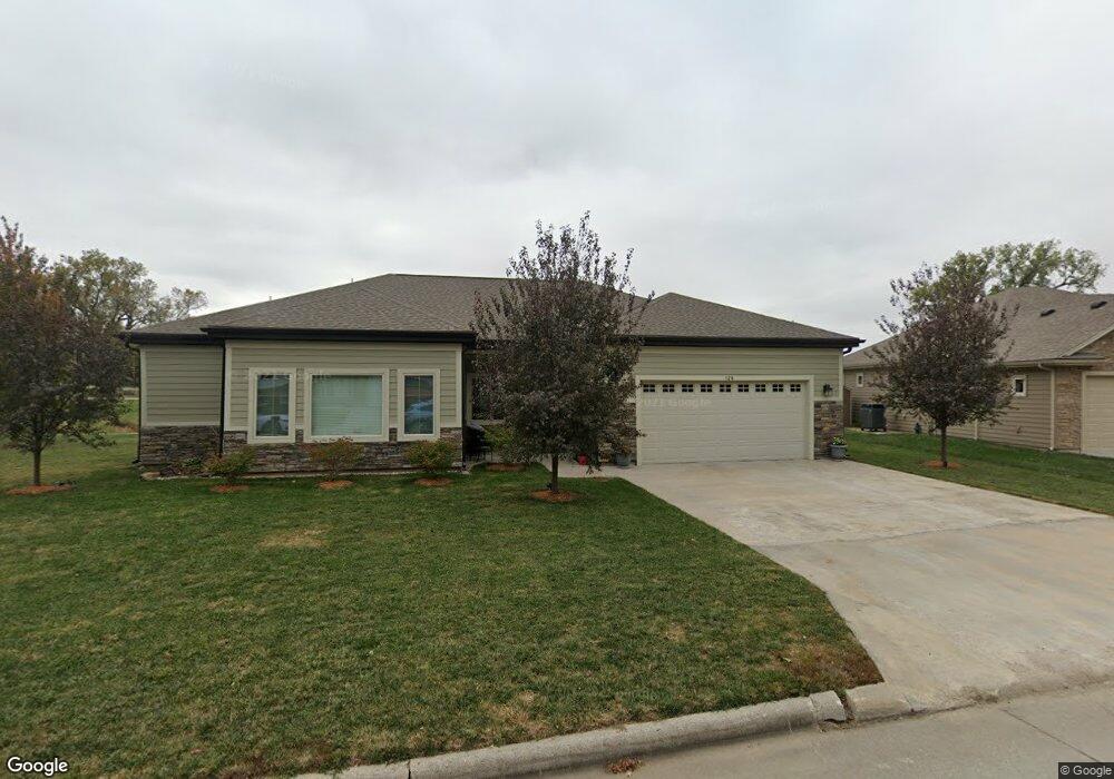 128 Sleepy Hollow Dr, Shenandoah, IA 51601 - photo 1