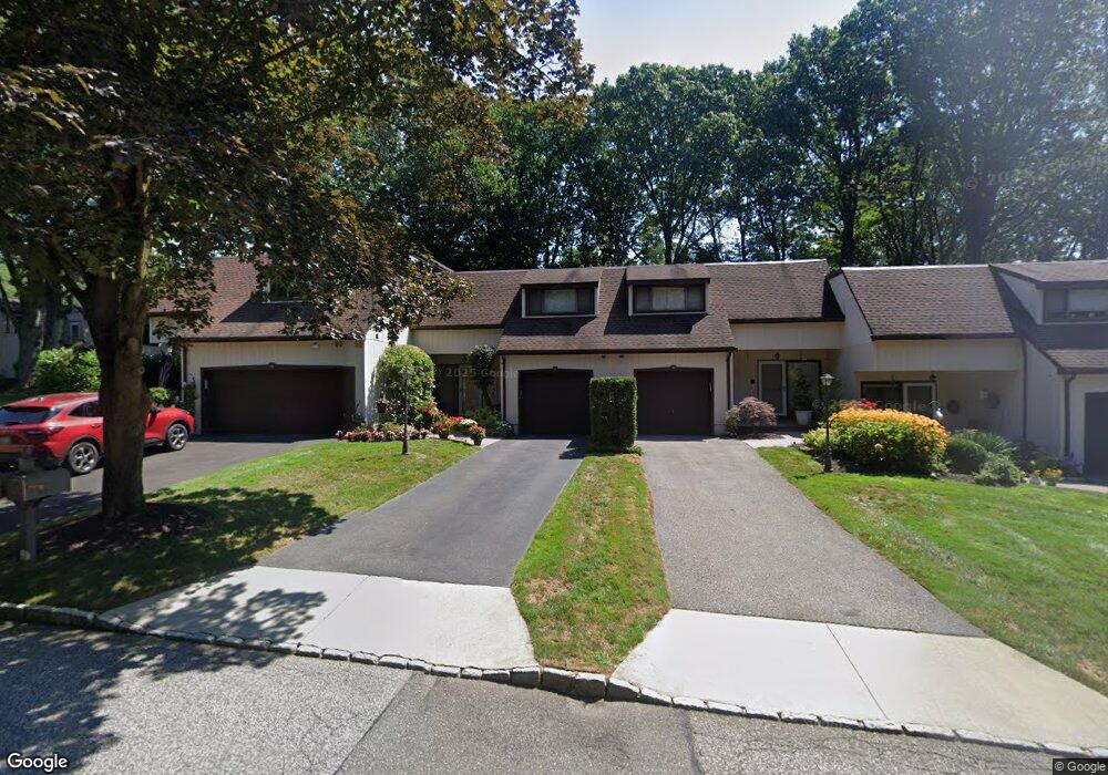 31 Cedar Ln N, Glen Head, NY 11545 - photo 1