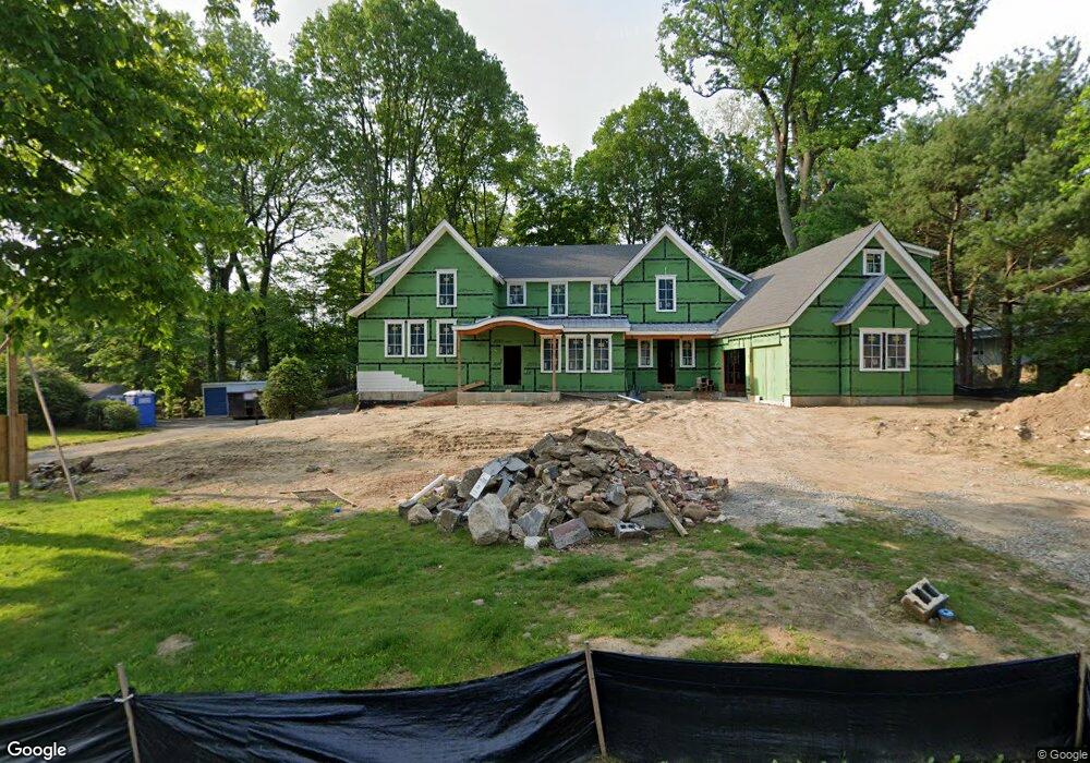 92 Stonehedge Dr N, Greenwich, CT 06831 - photo 1