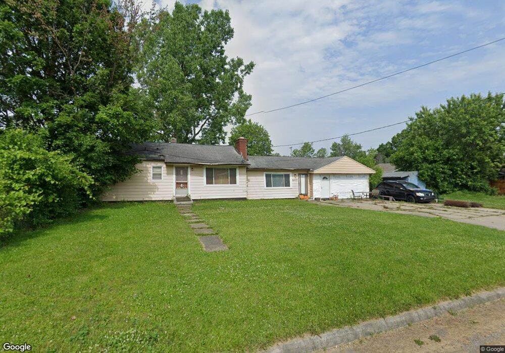 5437 Nassar St, Flint, MI 48505 - photo 1
