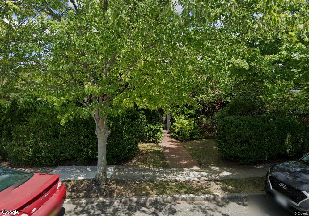 32 Rosalind Place, Lawrence, NY 11559 - photo 1