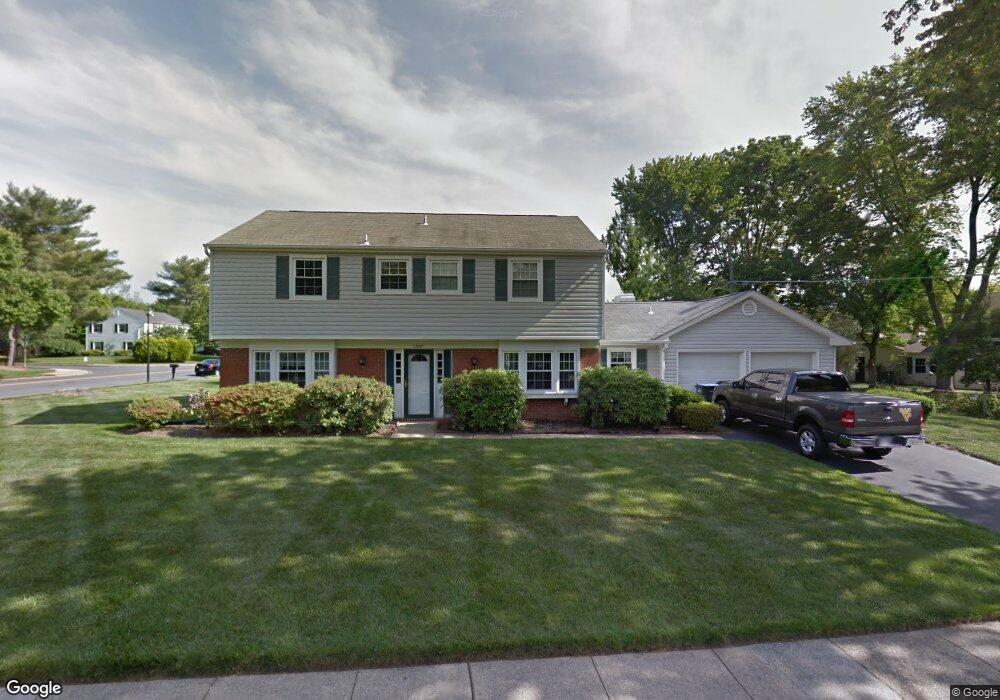 13001 Maple View Ln, Fairfax, VA 22033 - photo 1