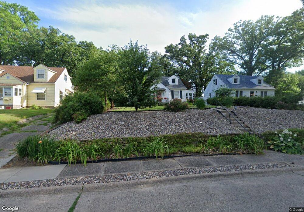 1332 W High St, Davenport, IA 52804 - photo 1