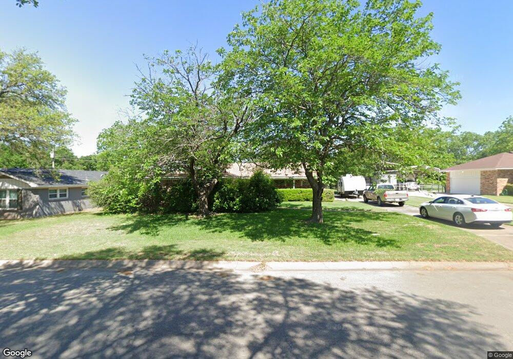 1214 Crestview Dr, Cleburne, TX 76033 - photo 1